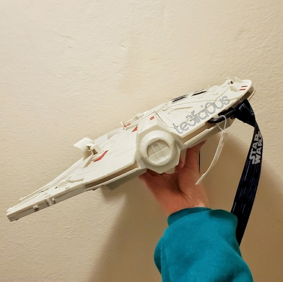 DISNEY MILLENNIUM FALCON LIGHT UP POPCORN BUCKET - Picture 5 of 8